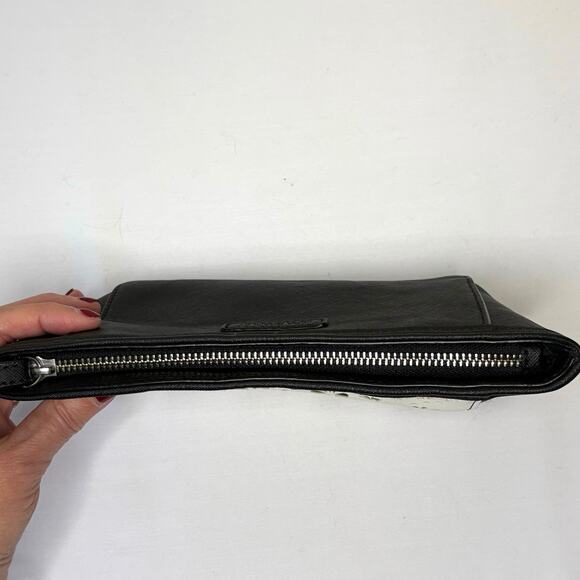 Vera Bradley Laser Cut Flowerlines Wristlet Black White Faux Leather NWOT - Picture 3 of 13